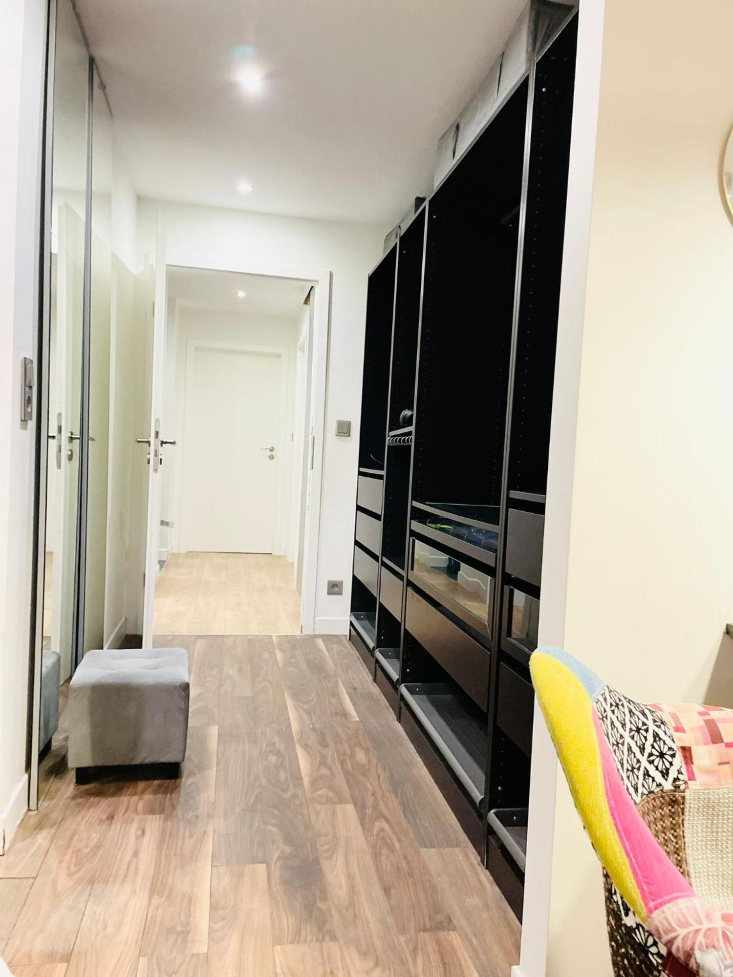 Apartment Large 2 Bedrooms Flat With Terrace And Oarking
